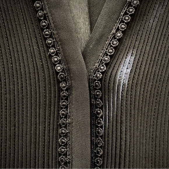 H&M Short-Sleeves Pleated Black Blouse - Women's 4 - Picture 7 of 13